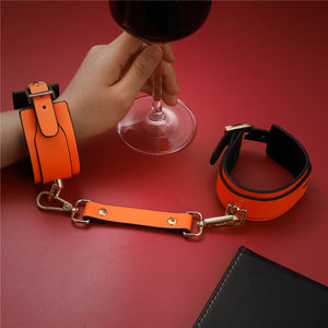 Luminous Bondage Cuff - Green Handcuff